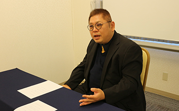 居住在東京的所有者 Seki 兼 CEO 中島 厚己