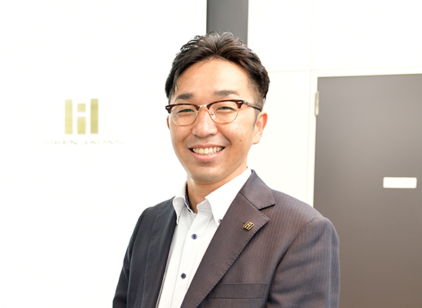 AIKENJAPAN STAFF 實升先生